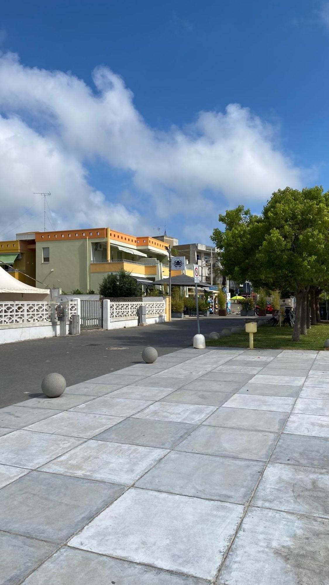 Casa Vacanze Torre Dell Orso Piazza 100M Dal Mare 托里德欧索 外观 照片