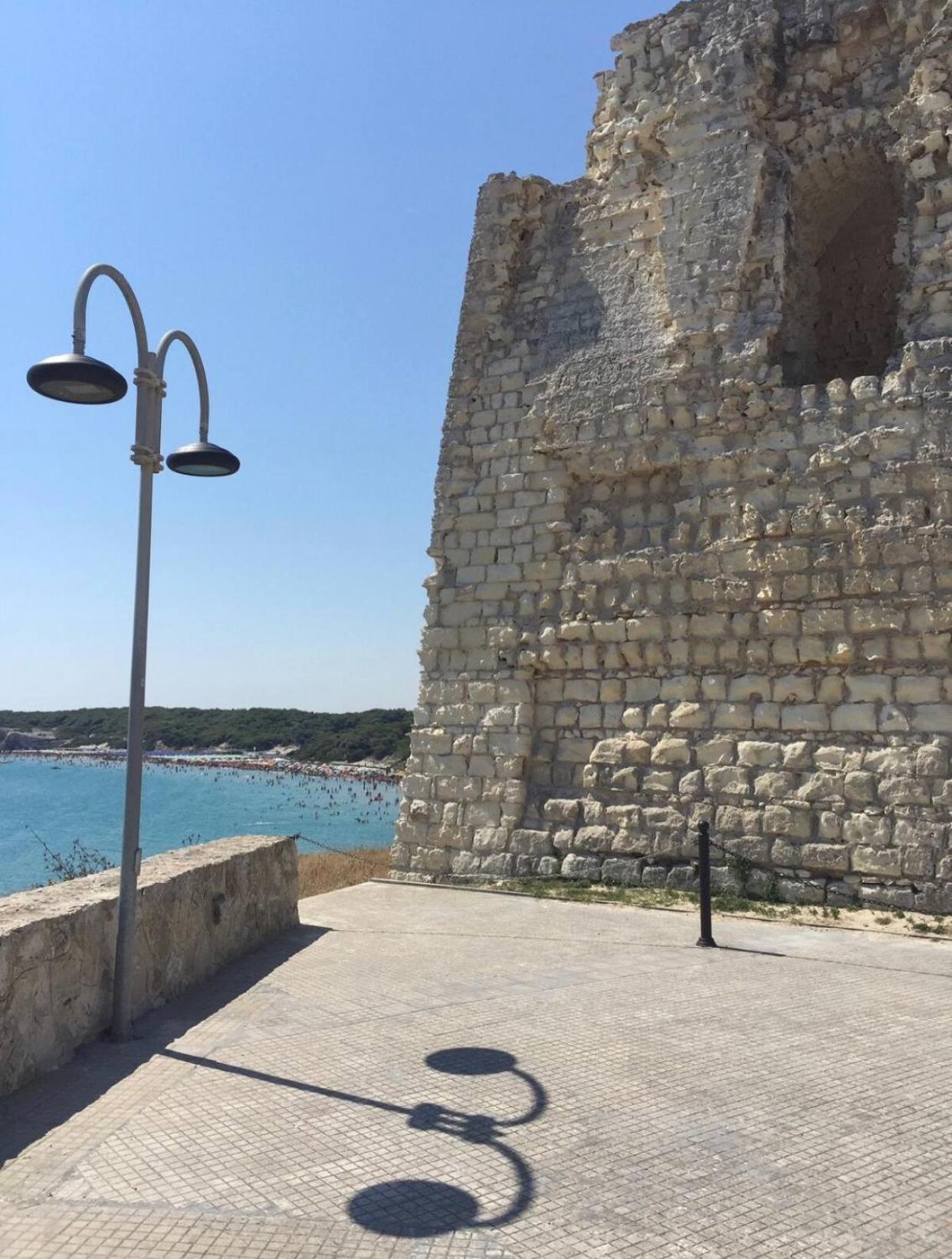 Casa Vacanze Torre Dell Orso Piazza 100M Dal Mare 托里德欧索 外观 照片